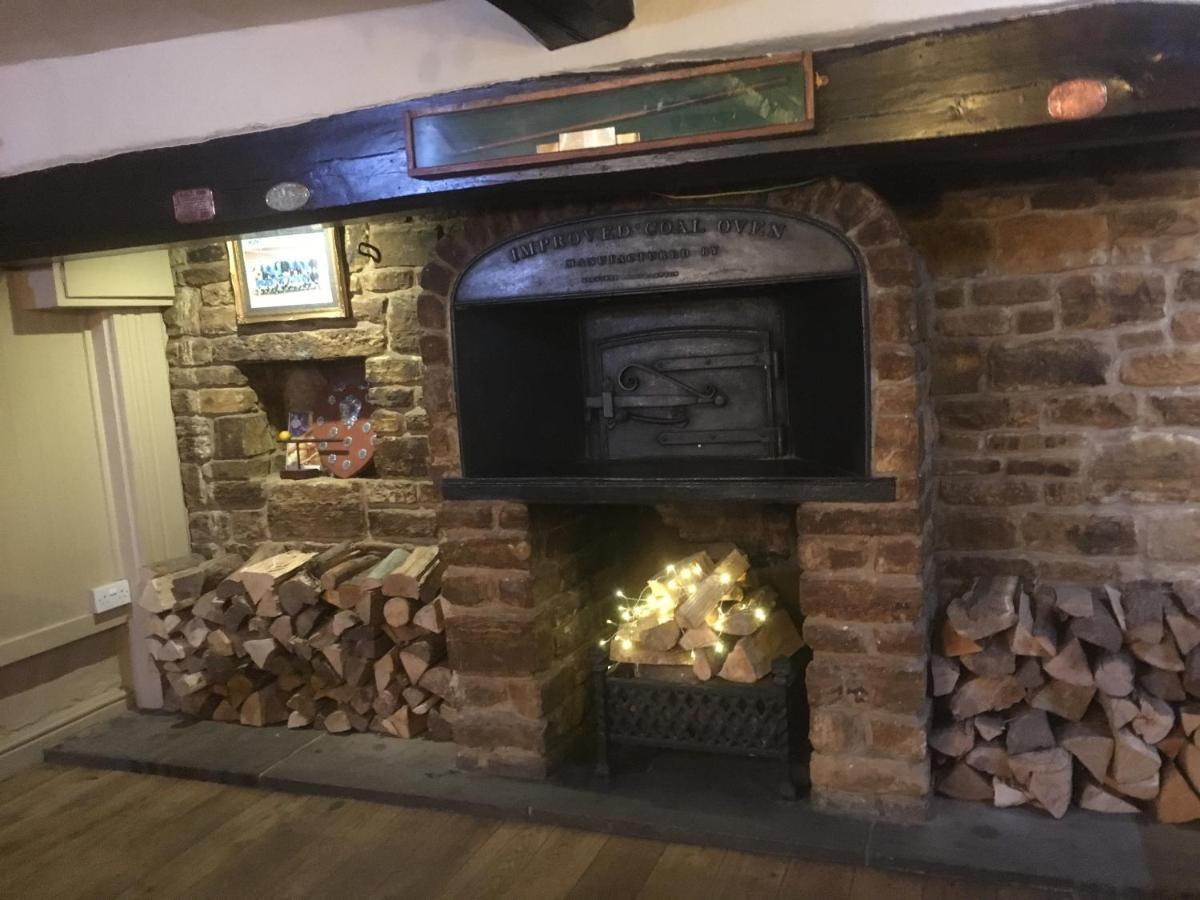 Bartholomew Arms Bed & Breakfast Maidford Екстериор снимка