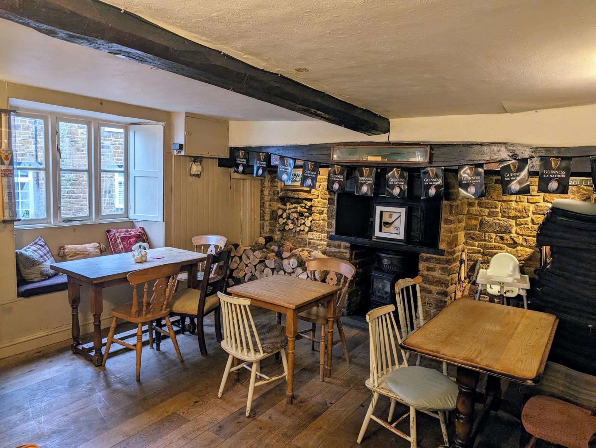 Bartholomew Arms Bed & Breakfast Maidford Екстериор снимка