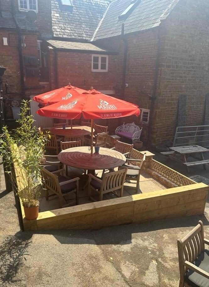 Bartholomew Arms Bed & Breakfast Maidford Екстериор снимка