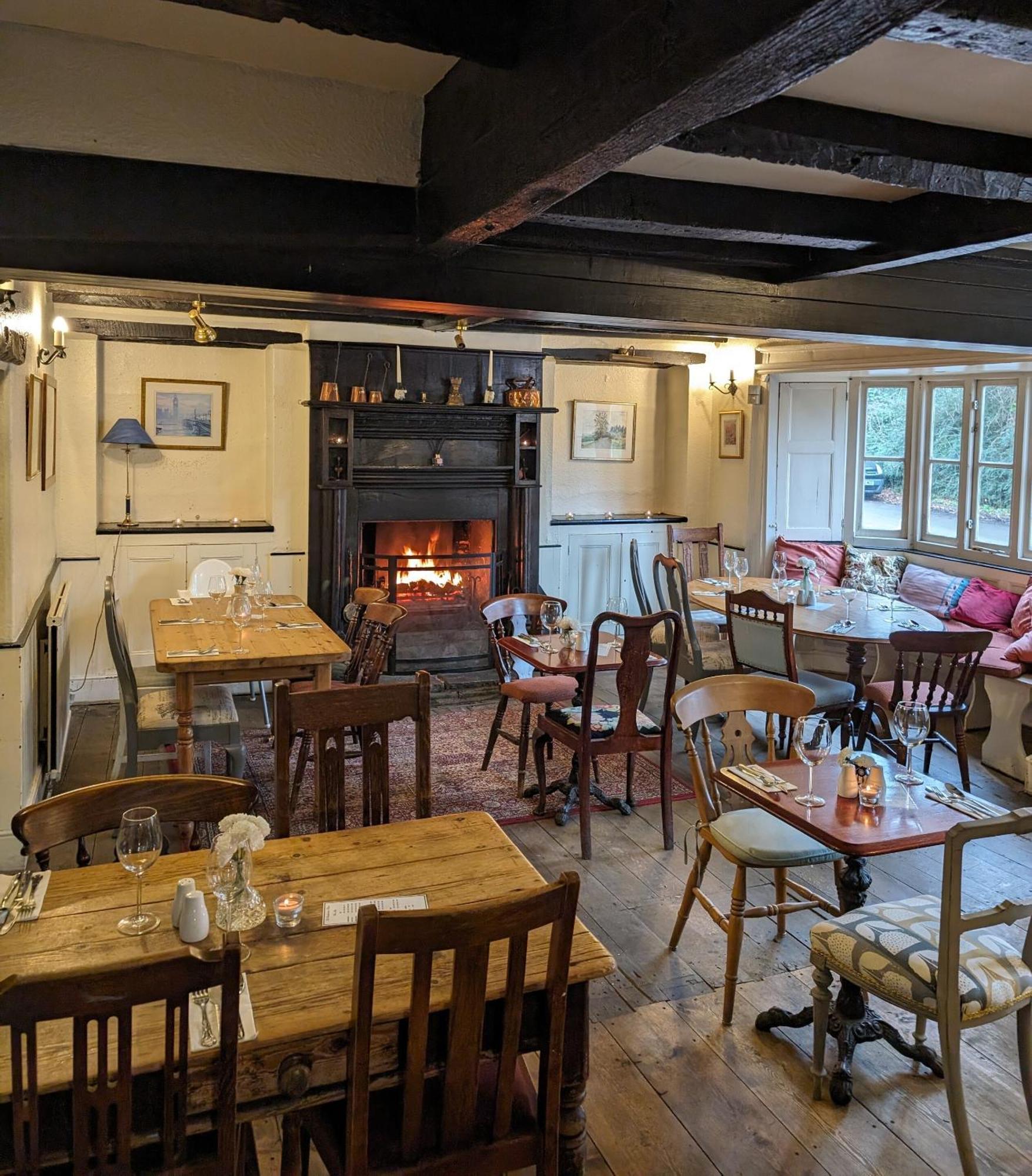 Bartholomew Arms Bed & Breakfast Maidford Екстериор снимка