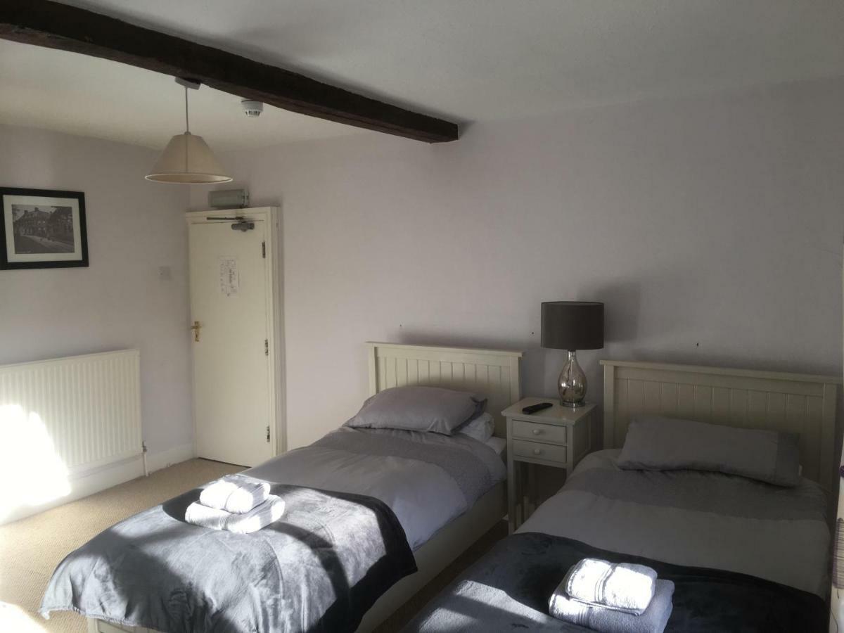 Bartholomew Arms Bed & Breakfast Maidford Екстериор снимка