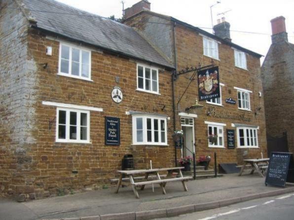 Bartholomew Arms Bed & Breakfast Maidford Екстериор снимка