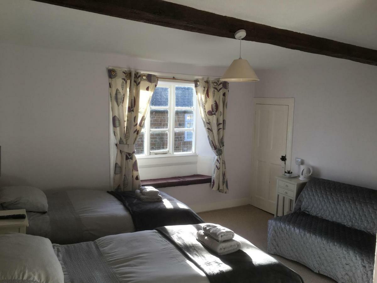 Bartholomew Arms Bed & Breakfast Maidford Екстериор снимка